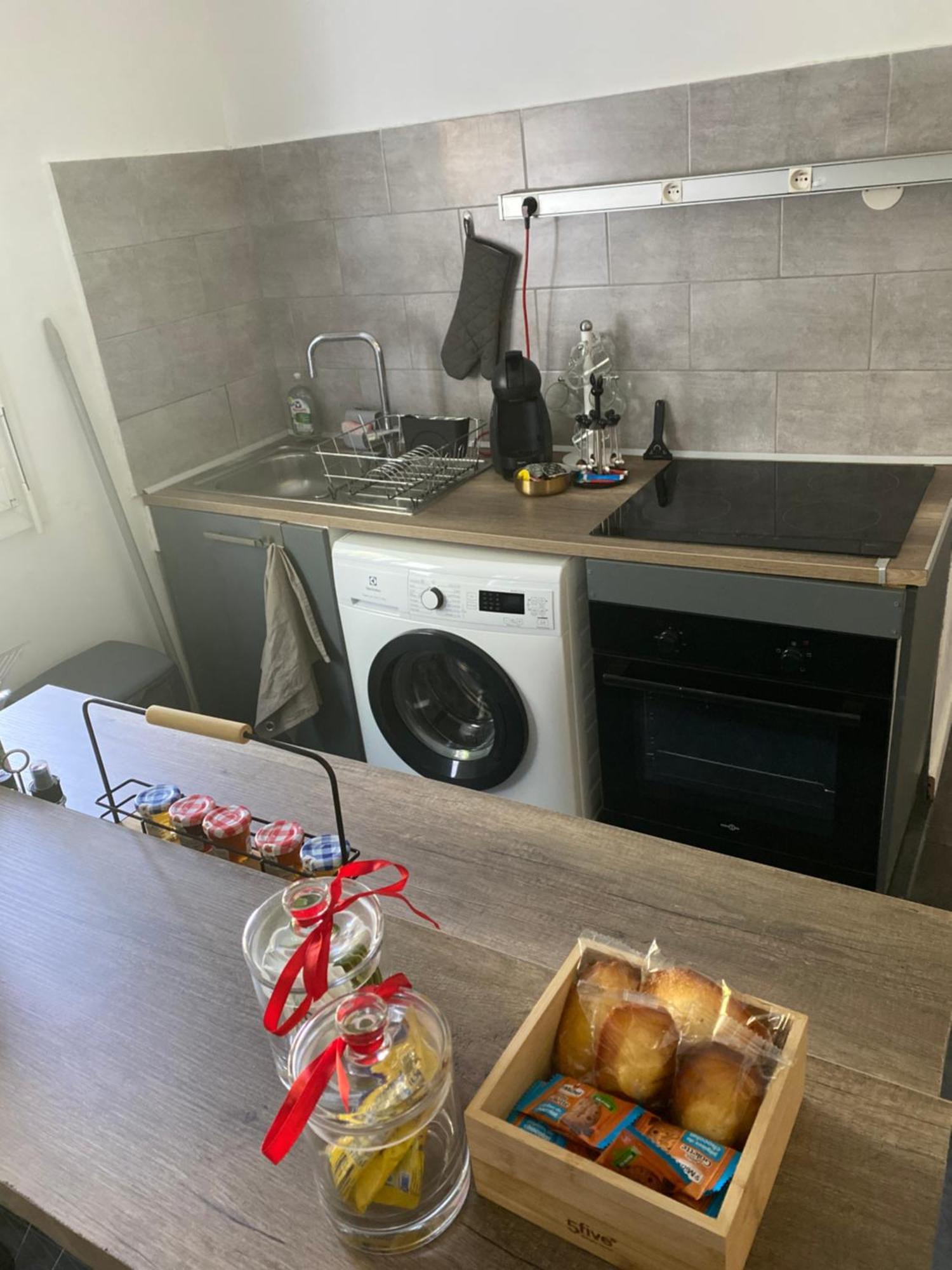 Morieres-les-Avignon Spa Jardin Prive T3 Independant Dans Villa מראה חיצוני תמונה